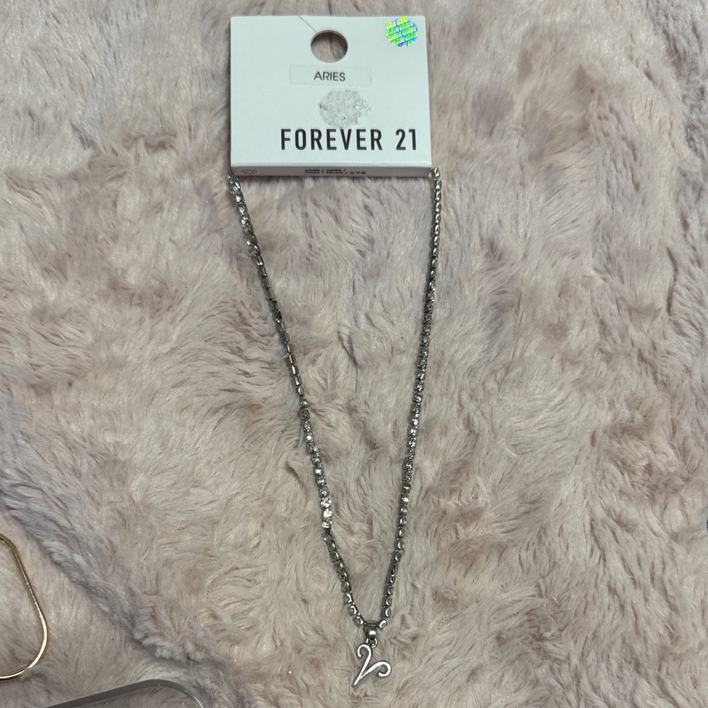 Forever 21 Silver Zodiac‎ Necklace